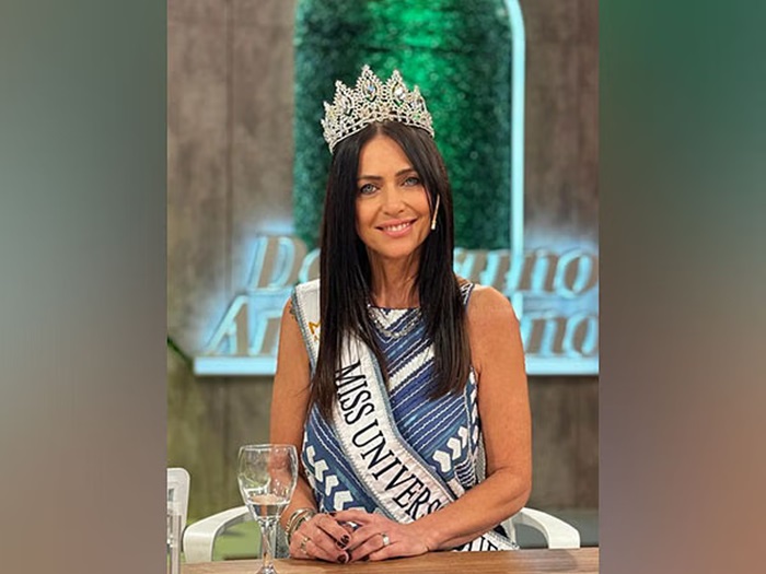 History Made As 60YearOld Woman Is Crowned Miss Universe Wontumi Online